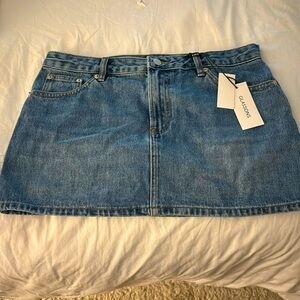 Glassons, Riley vintage wash low rise denim mini skirt size 10